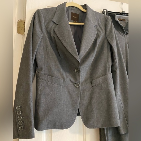 Women’s Suit - Picture 9 of 9